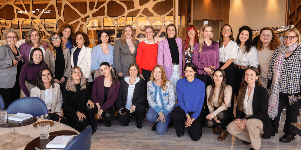 Celebrando el rol femenino en Recursos Humanos: un brindis por nosotras